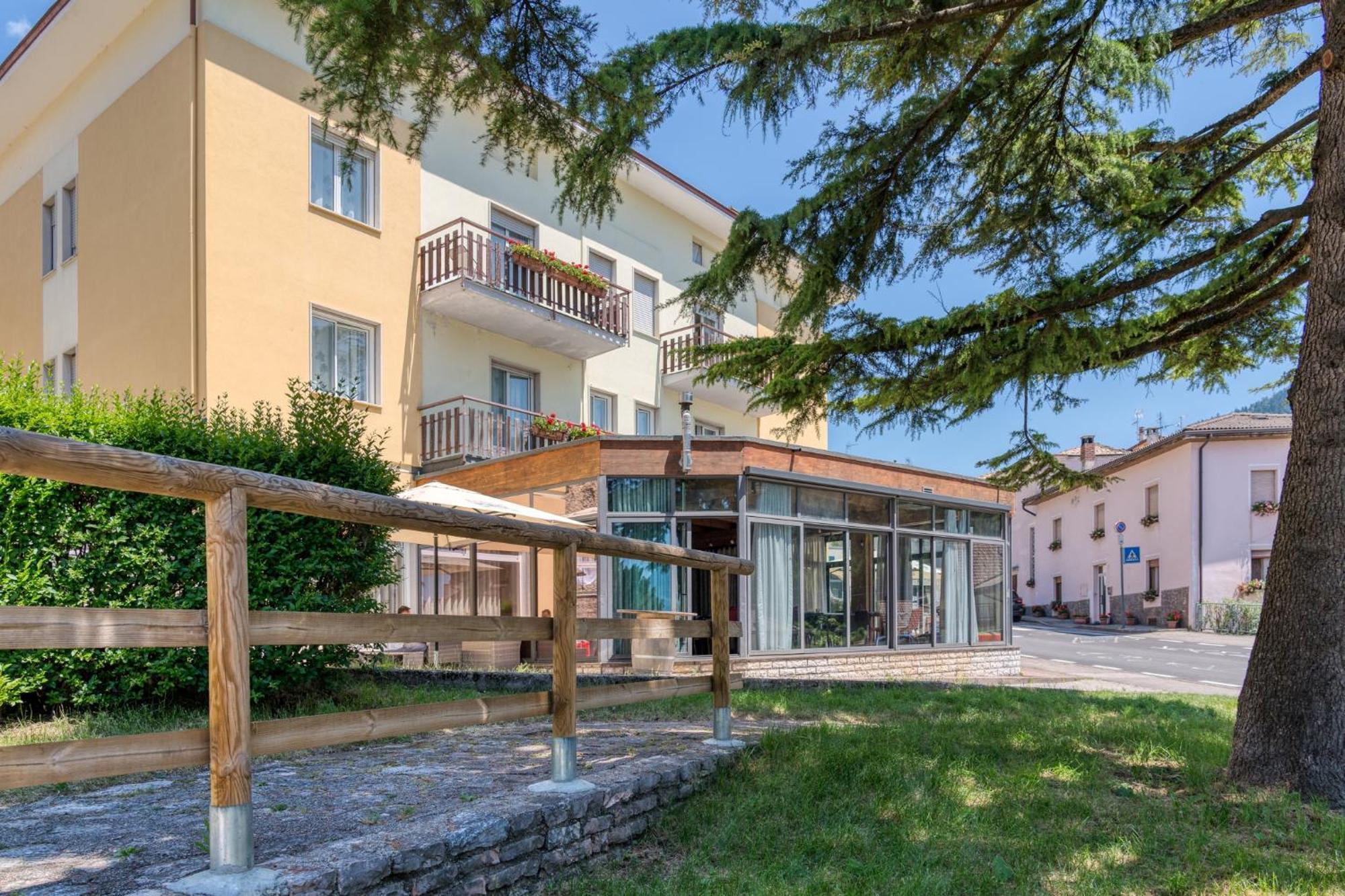 Hotel Martinelli Ronzo-Chienis Eksteriør bilde