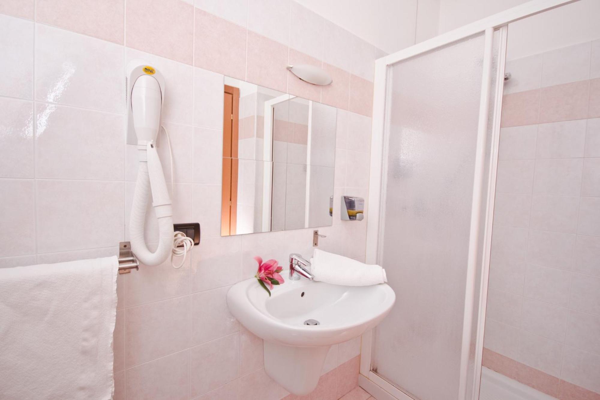 Hotel Martinelli Ronzo-Chienis Rom bilde