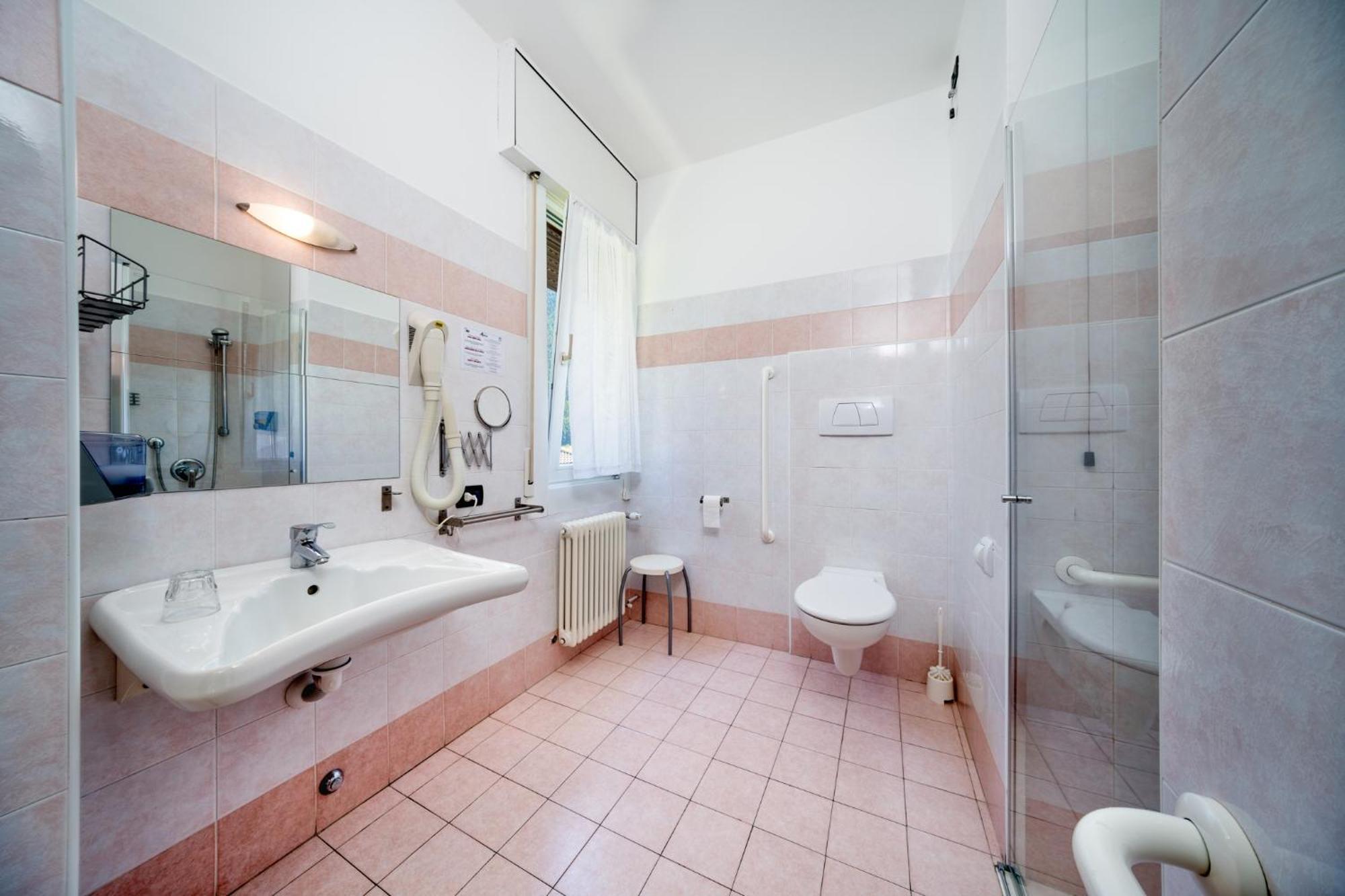 Hotel Martinelli Ronzo-Chienis Rom bilde