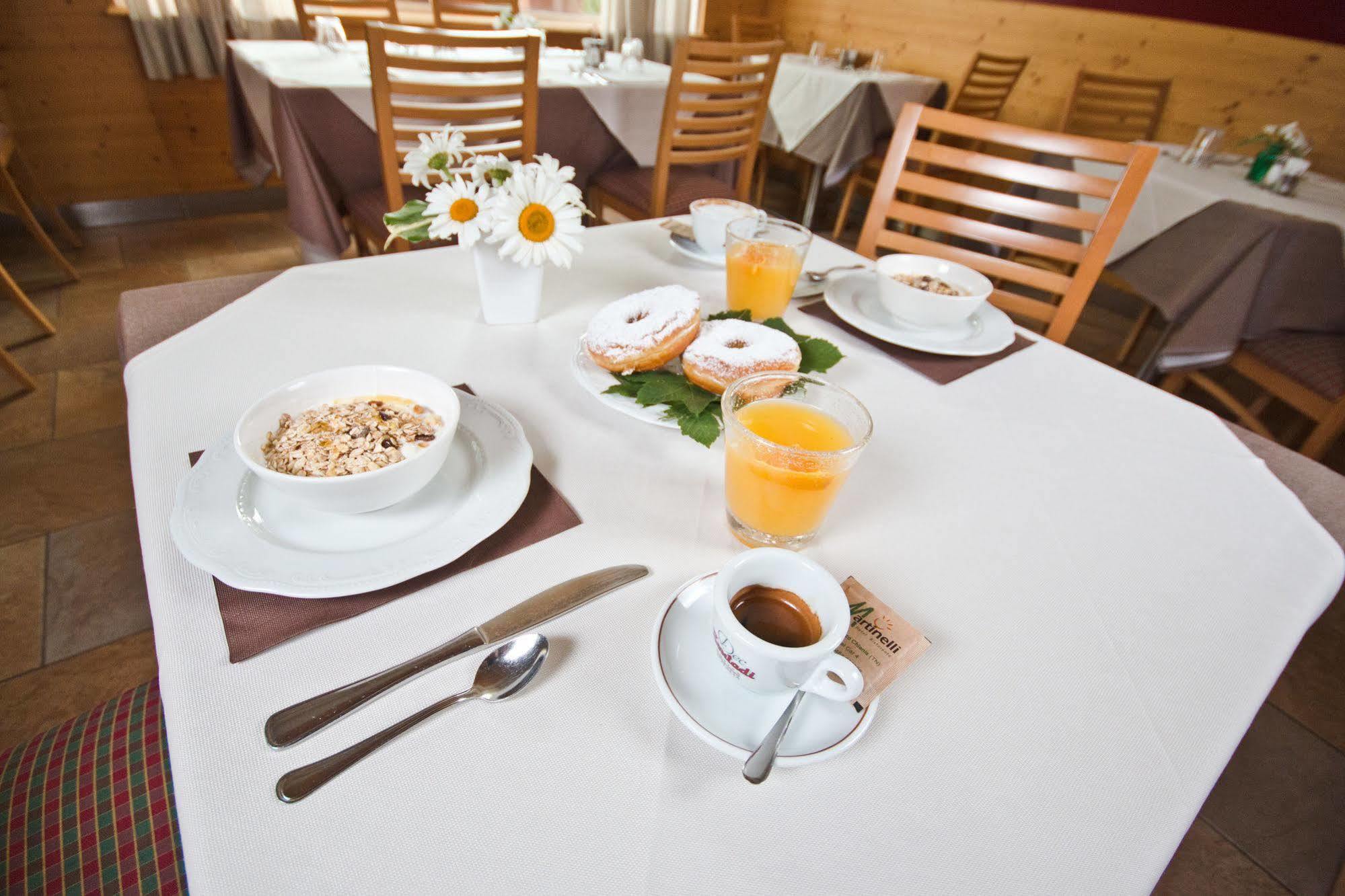 Hotel Martinelli Ronzo-Chienis Eksteriør bilde