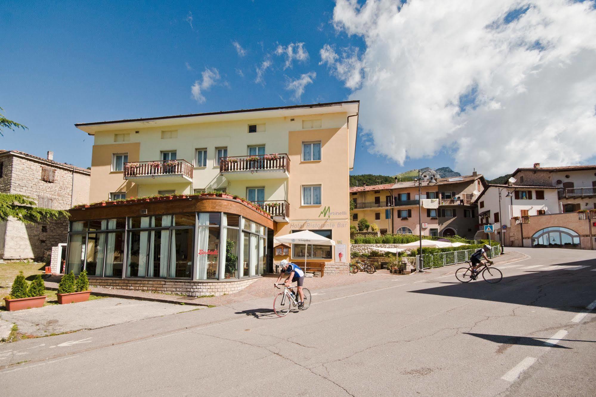 Hotel Martinelli Ronzo-Chienis Eksteriør bilde